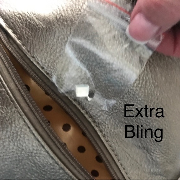 NWOT NEVER CARRIED Bling 
Med/Large Shoulder Hobo Bag - Picture 7 of 14